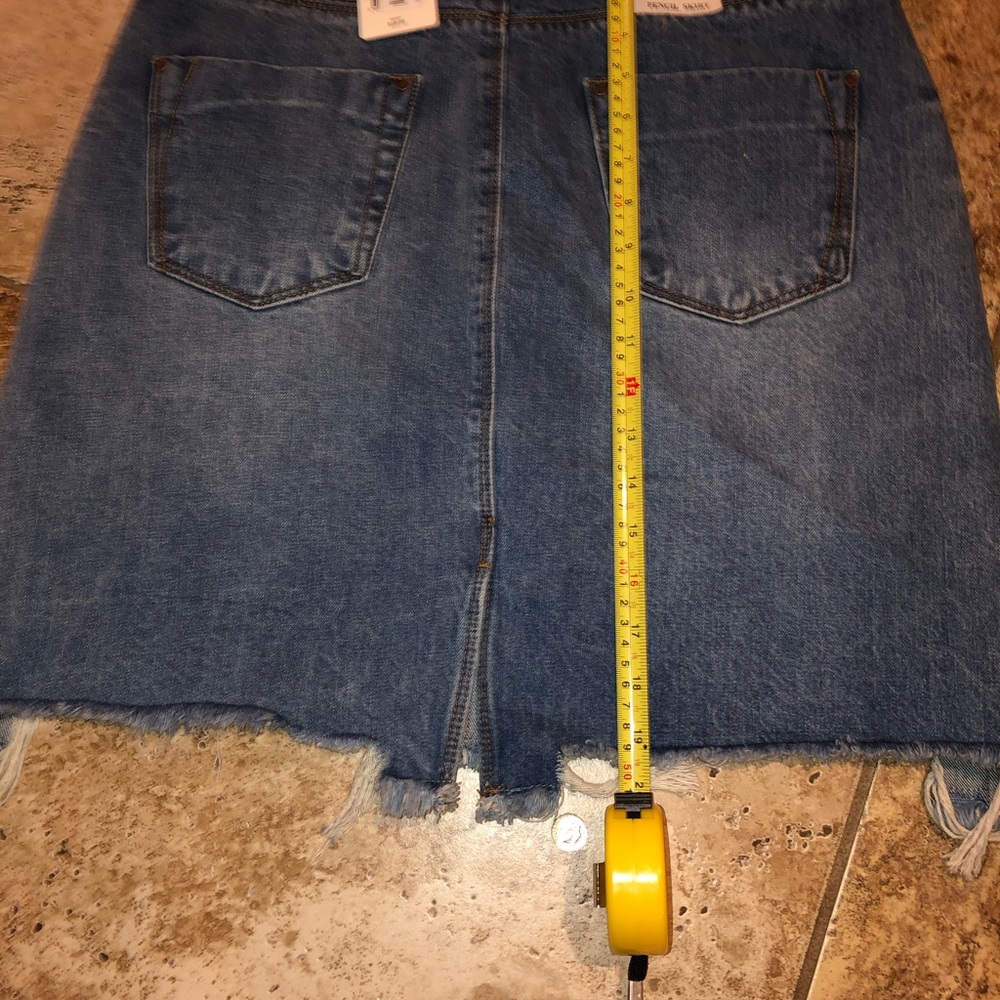 🌺Brand New🌺Rare Distressed Raw Cut Denim Skirt - Picture 9 of 12